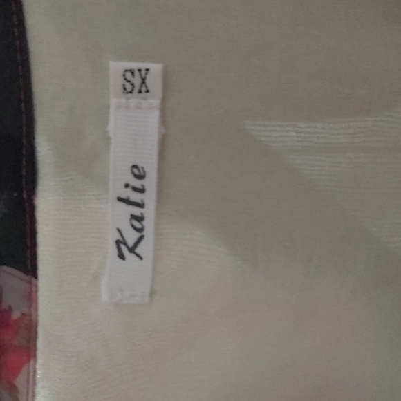 Dress - Picture 3 of 3